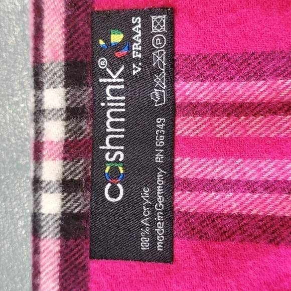Coshmink, women's pink plaid scaf. Supper soft.‎ Made in Germany. 53" X 12" - Picture 2 of 5